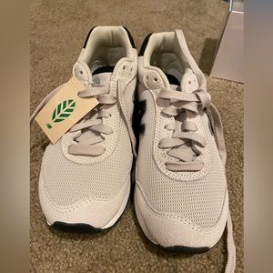 New balance. Never worn. 515 v3 sneaker. US Size 7